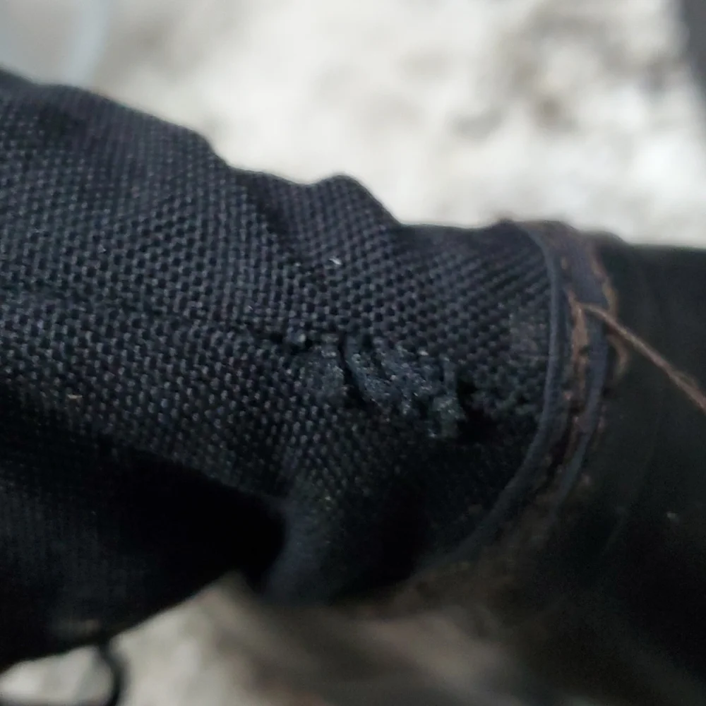 Yukon Avalance Boots Size 6 all weather black size 6 has flaw rain snow